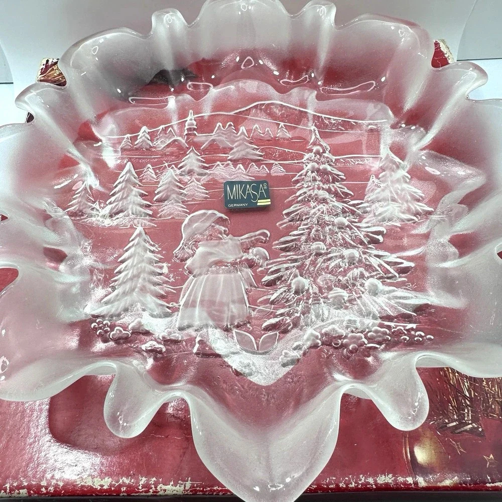 Mikasa Christmas Story Frosted Glass Bon Bon Plate 9.75